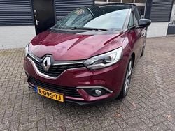 Rood Gebruikt 2017 Renault Scénic IV Intens MPV | € 11.950 (Goede deal)