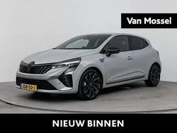 Gris rafale Gebruikt 2025 Renault Clio V Esprit Alpine Hatchback | € 27.940 (Iets duurder)