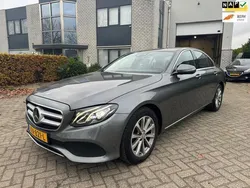 Grijs Gebruikt 2016 Mercedes E220 Sedan | € 16.950 (Eerlijke prijs)