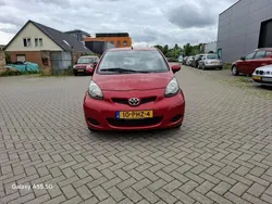Rood Gebruikt 2011 Toyota Aygo Hatchback | € 4.250 (Eerlijke prijs)