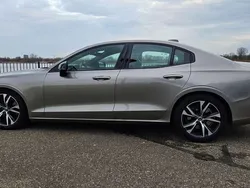 Gebruikt 2020 Volvo S60 R-Design Sedan | € 30.595 (Super prijs)