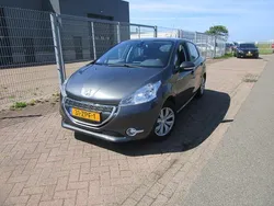 Grijs Gebruikt 2013 Peugeot 208 Envy Hatchback | € 3.500 (Iets duurder)