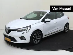 Wit Gebruikt 2021 Renault Clio V Zen Hatchback | € 13.735 (Eerlijke prijs)