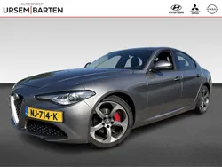 Grijs Gebruikt 2017 Alfa Romeo Giulia Super Sedan | € 21.430 (Eerlijke prijs)