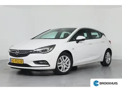 Wit Gebruikt 2017 Opel Astra Business Hatchback | € 13.400 (Eerlijke prijs)