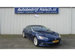 Blauw, metallic lak Gebruikt 2019 Tesla Model S Long Range Sedan | € 44.950 (Eerlijke prijs)