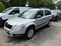 Grijs Gebruikt 2011 Skoda Yeti Comfort SUV | € 3.750 (Eerlijke prijs)