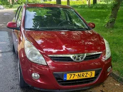Rood Gebruikt 2010 Hyundai i20 Dynamiq MPV | € 4.500