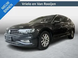 Grijs Gebruikt 2023 VW Passat Business Stationwagen | € 25.900 (Goede deal)