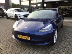 Blauw (metallic) Gebruikt 2019 Tesla Model 3 Standard Range Sedan | € 16.250 (Eerlijke prijs)