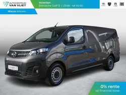 Moonstone metallic (licht grijs metallic) Nieuw 2025 Opel Vivaro-e Combi Van | € 34.939 (Goede deal)