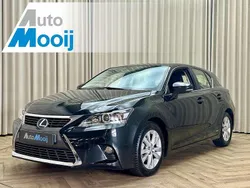 Zwart, metallic lak Gebruikt 2015 Lexus CT200h Hatchback | € 16.450 (Eerlijke prijs)