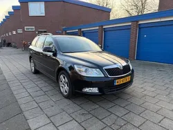 Zwart Gebruikt 2011 Skoda Octavia Business Line Stationwagen | € 2.500 (Super prijs)