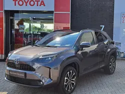 Grijs Gebruikt 2024 Toyota Yaris Cross Style SUV | € 29.890 (Eerlijke prijs)