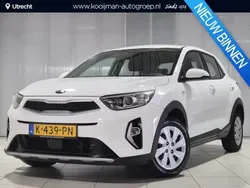 (ud) clear white s Gebruikt 2021 Kia Stonic Comfort SUV | € 17.799 (Eerlijke prijs)