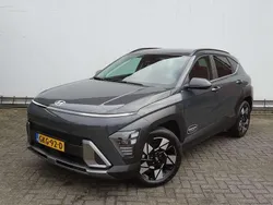 Grijs, metallic lak Gebruikt 2024 Hyundai Kona Comfort SUV | € 34.940 (Duur)