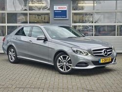 Grijs Gebruikt 2015 Mercedes E200 Ambition Sedan | € 21.950 (Eerlijke prijs)