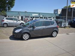 Grijs, metallic lak Gebruikt 2011 Opel Meriva Cosmo MPV | € 4.750 (Eerlijke prijs)