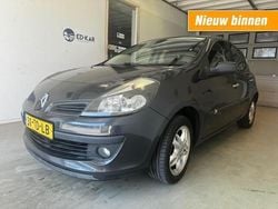 Grijs, metallic lak Gebruikt 2006 Renault Clio R.S. Hatchback | € 1.795 (Duur)