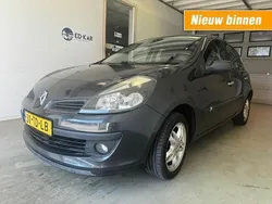 Grijs, metallic lak Gebruikt 2006 Renault Clio R.S. Hatchback | € 1.795 (Duur)