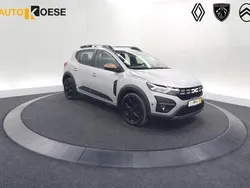 Grijs Gebruikt 2024 Dacia Sandero Extreme Hatchback | € 23.400 (Eerlijke prijs)
