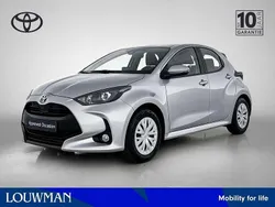 Zilver Gebruikt 2024 Toyota Yaris Hybrid Active Hatchback | € 23.950 (Eerlijke prijs)