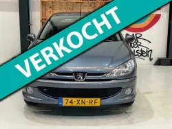 Grijs Gebruikt 2007 Peugeot 206 Forever Hatchback | € 2.350 (Eerlijke prijs)
