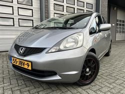 Grijs (metallic) Gebruikt 2009 Honda Jazz Trend Hatchback | € 3.999 (Eerlijke prijs)