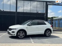 Wit Gebruikt 2021 VW T-Roc R-line SUV | € 25.490 (Eerlijke prijs)