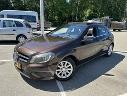 Bruin Gebruikt 2014 Mercedes A180 Stationwagen | € 12.500 (Duur)
