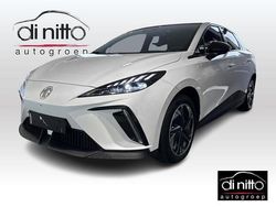 Wit Gebruikt 2023 MG MG4 EV Luxury Hatchback | € 25.999 (Iets duurder)