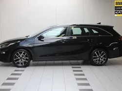 Zwart, metallic lak Gebruikt 2021 Kia Ceed Sportswagon Stationwagen | € 19.950 (Eerlijke prijs)