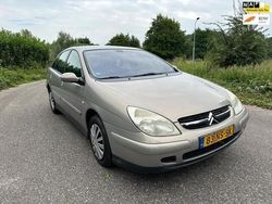 Beige Gebruikt 2004 Citroën C5 Hatchback | € 995