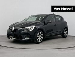 Zwart Gebruikt 2023 Renault Clio V Equilibre Hatchback | € 15.635 (Eerlijke prijs)
