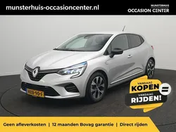 Grijs metallic Gebruikt 2021 Renault Clio V Intens Hatchback | € 19.995 (Eerlijke prijs)
