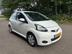 Wit Gebruikt 2010 Toyota Aygo Hatchback | € 2.950 (Goede deal)