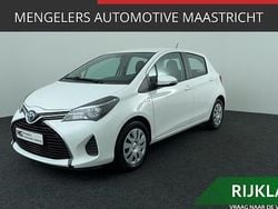 Wit Gebruikt 2015 Toyota Yaris Hatchback | € 13.450 (Eerlijke prijs)