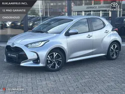 , metallic lak Gebruikt 2025 Toyota Yaris Hybrid Limited Hatchback | € 27.450 (Eerlijke prijs)