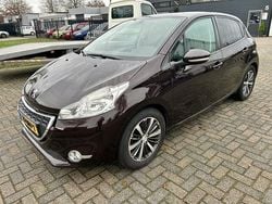 Zwart (metallic) Gebruikt 2013 Peugeot 208 Hatchback | € 1.750 (Super prijs)