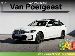 Alpinweiss Gebruikt 2024 BMW 330e Comfort Edition Stationwagen | € 56.900 (Iets duurder)