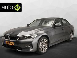 Grijs Gebruikt 2019 BMW 330 Sport Line Sedan | € 26.900 (Goede deal)