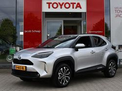 Grijs Gebruikt 2023 Toyota Yaris Hybrid SUV | € 27.999 (Eerlijke prijs)