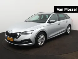 Grijs Gebruikt 2022 Skoda Octavia Business Line Stationwagen | € 24.444 (Eerlijke prijs)