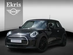 Zwart Gebruikt 2022 Mini Cooper Essential Hatchback | € 22.900 (Eerlijke prijs)