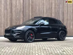 Zwart Gebruikt 2018 Porsche Macan Turbo Performance Package SUV | € 57.900 (Eerlijke prijs)