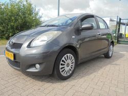 Grijs Gebruikt 2010 Toyota Yaris Hatchback | € 6.950 (Eerlijke prijs)