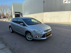 Grijs Gebruikt 2013 Ford Focus Trend Hatchback | € 6.299 (Goede deal)