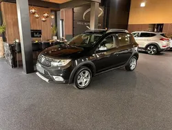 Zwart Gebruikt 2019 Dacia Sandero Stepway Hatchback | € 11.450 (Eerlijke prijs)
