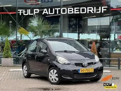 Zwart Gebruikt 2011 Toyota Aygo Hatchback | € 3.749 (Eerlijke prijs)