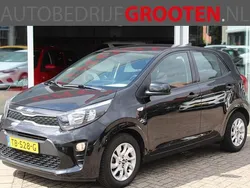 Zwart, metallic lak Gebruikt 2018 Kia Picanto Hatchback | € 8.488 (Eerlijke prijs)